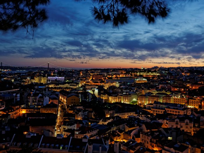 lisbon-2392754_1920