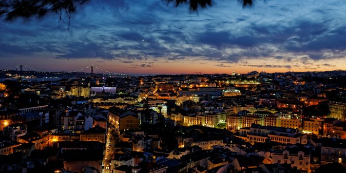 lisbon-2392754_1920