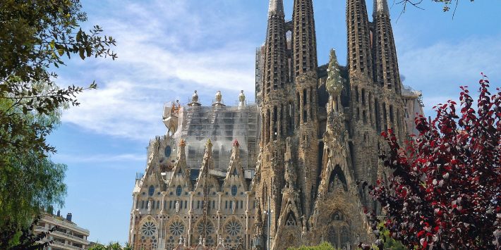 sagrada-familia-552084_1920