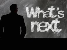 businessman-2556923_1920