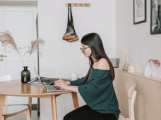 pexels-vlada-karpovich-4050436